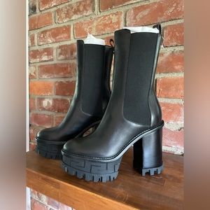 Versace platform boot size EU 37